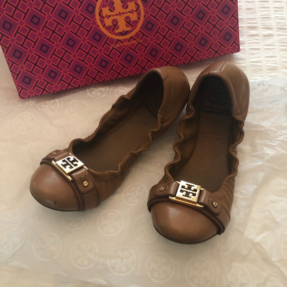 Tory Burch tan leather flats. Size 7